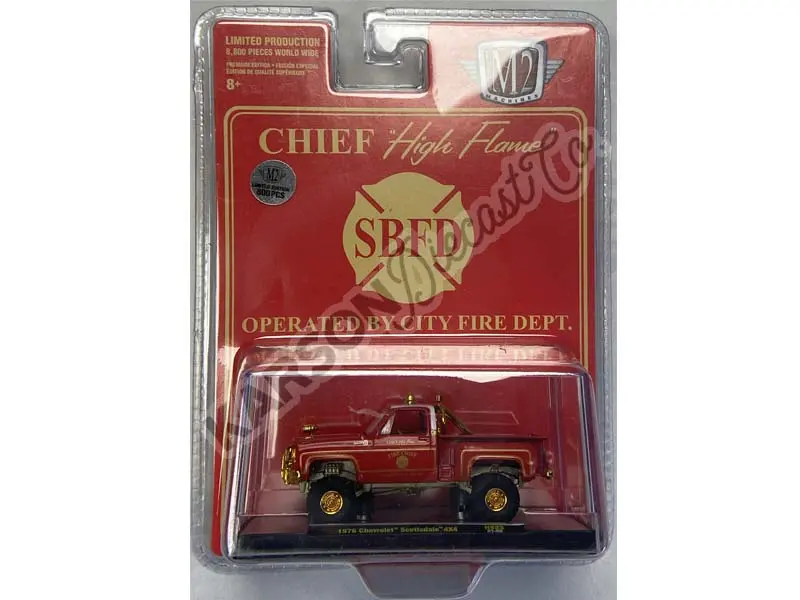 Chase 1976 Chevrolet Scottdale 4X4 Fire Chief Diecast 1:64 Scale Model Car - M2 Machines 31500-Hs23 1