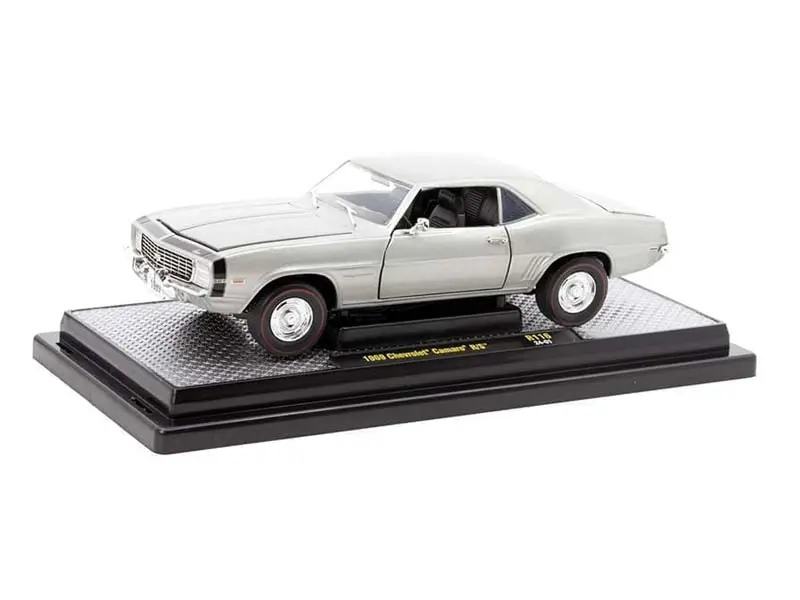 1969 Chevrolet Camaro Z/28 R/S Silver Diecast 1:24 Scale Model - M2 Machines 40300-116A 1