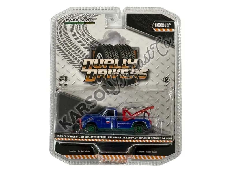 Chase 1969 Chevrolet C-30 Dually Wrecker Standard Oil Company (Dually Drivers Series 10) Diecast 1:64 Scale Model - Greenlight 46100A 1