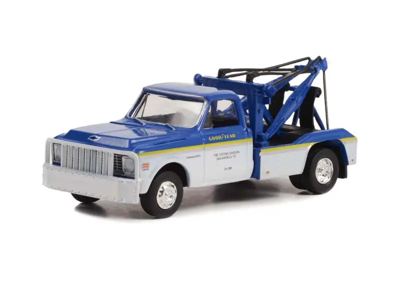 1972 Chevrolet C-30 Dually Wrecker - Goodyear Tire Testing (Dually Drivers Series 10) Diecast 1:64 Scale Model - Greenlight 46100B 1