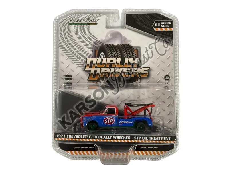Chase 1971 Chevrolet C-30 Dually Wrecker - Stp Oil Treatment (Dually Drivers Series 11) Diecast 1:64 Scale Model - Greenlight 46110B 1