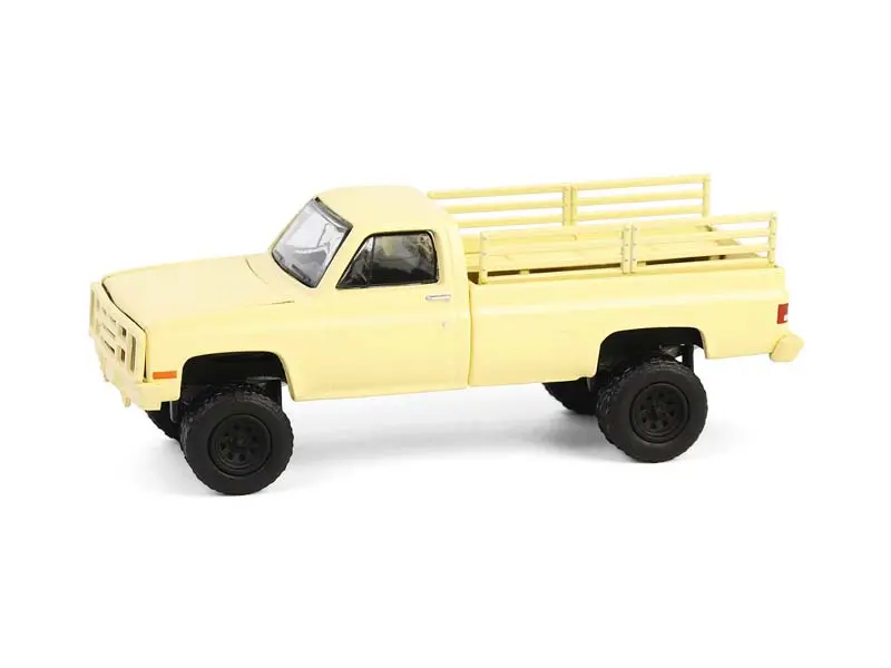 1986 Chevrolet M1008 - Desert Tan (Battalion 64 Series 5) Diecast 1:64 Scale Model - Greenlight 61050F 1