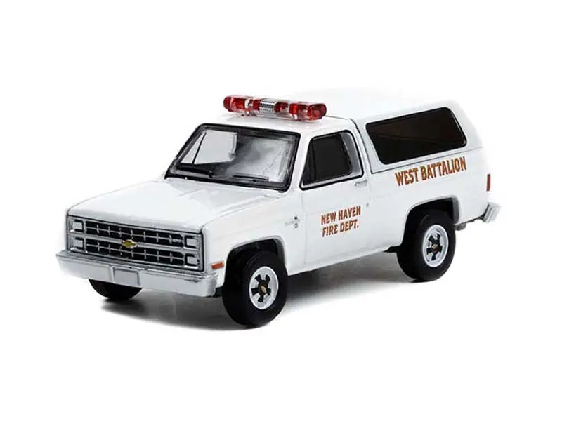 1985 Chevrolet K5 Blazer - New Haven Fire Department Connecticut (Fire & Rescue Series 3) Diecast 1:64 Scale Model - Greenlight 67030D 1