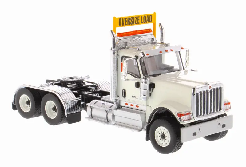 International Hx520 Day Cab Tandem Tractor White (Transport Series) 1:50 Scale Model - Diecast Masters 71001 1