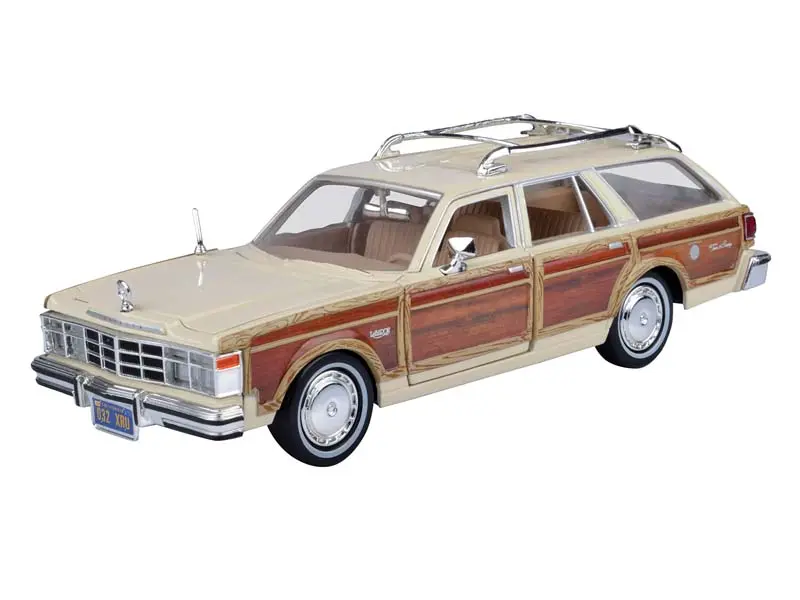 1979 Chrysler Lebaron Town & Country - Beige (Timeless Legends) Diecast 1:24 Scale Model - Motormax 73331Bei 1