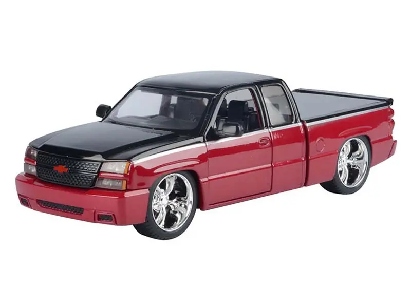 2006 Chevrolet Silverado Extended Cab Custom – Red W/ Black Two-Tone Diecast 1:25 Scale Model - Motormax 79039Rdbk 1