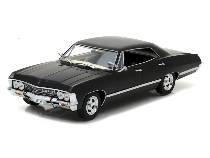 1967 Chevrolet Impala Sport Sedan Tuxedo Black Diecast 1:24 Scale Model - Greenlight 84035 1