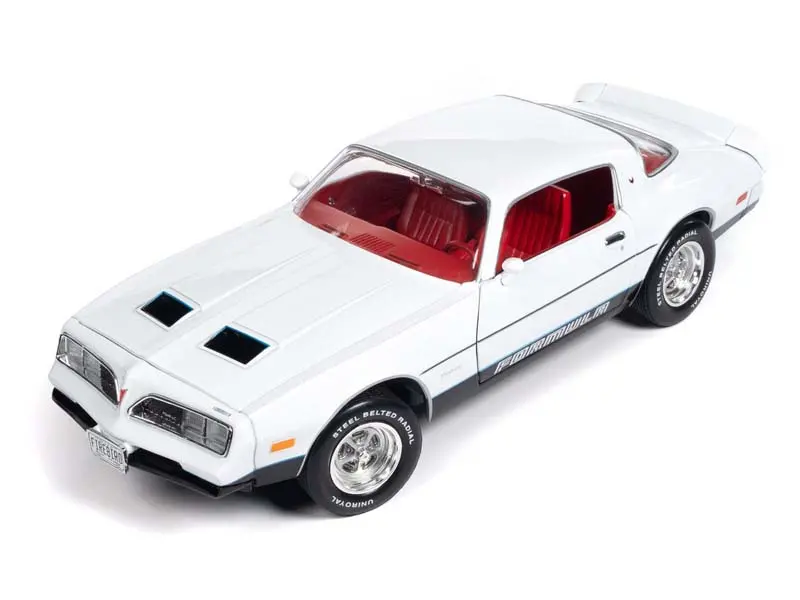 1977 Pontiac Firebird Formula - White Diecast 1:18 Scale Model - Auto World Amm1318 1
