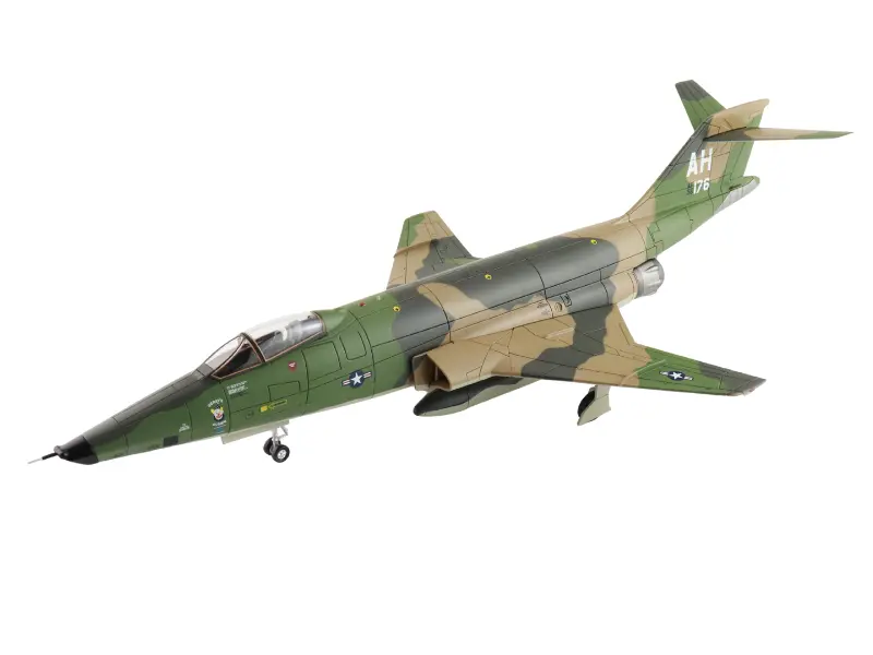 Mcdonnell Rf-101C Voodoo "Gerry's Clown" Af56-176, 45Th Trs Polka Dots 1969 Diecast 1:72 Scale Model - Hobby Master Ha9351 1