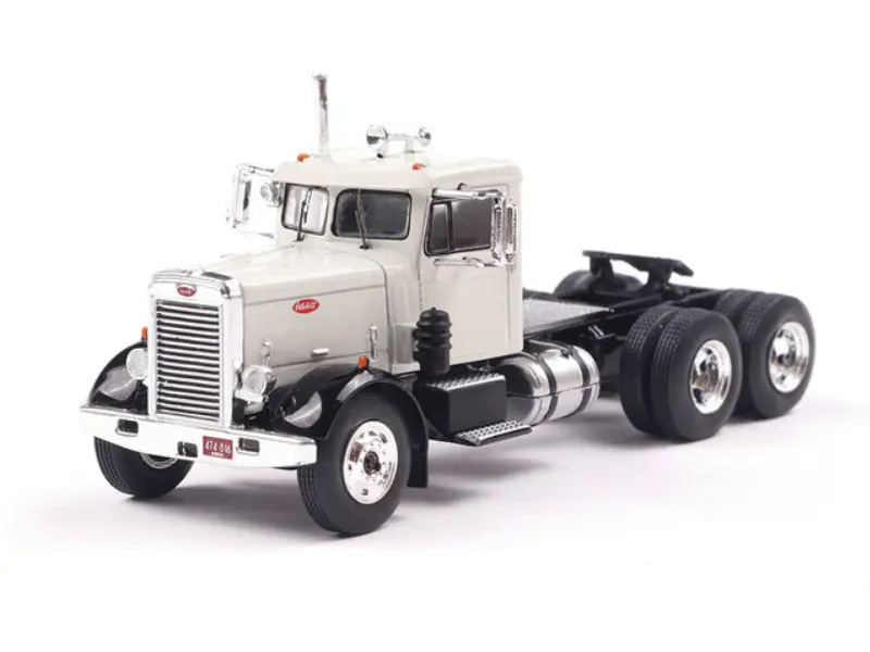 1955 Peterbilt 281 - White W/ Black Fenders Diecast 1:64 Scale Model - Ixo America Ia64003 1