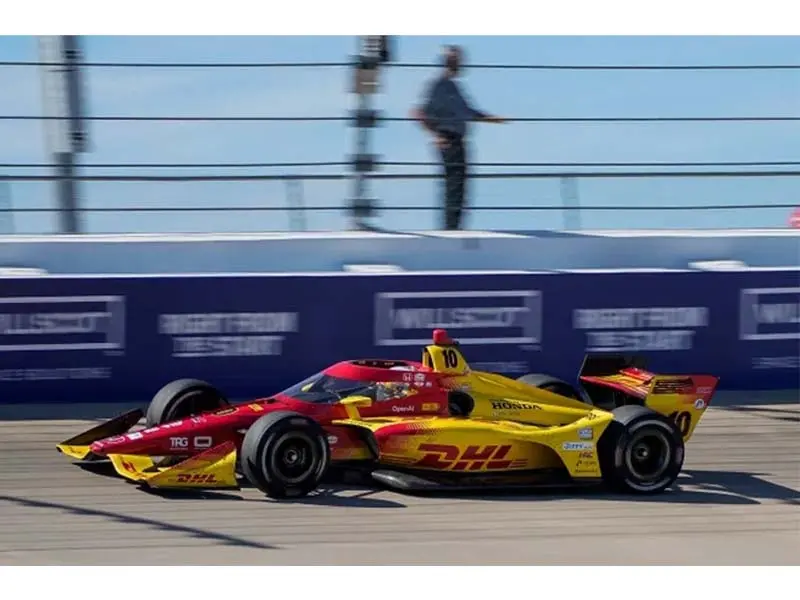 Pre-Order #10 Alex Palou / Chip Ganassi Racing Dhl - 2025 Series Champion W/ Trading Card (2025 Ntt Indycar Series) Diecast 1:64 Scale Model - Ixo Ind64033 1