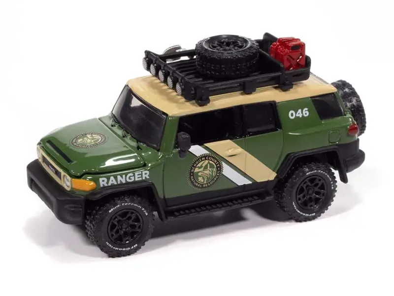 2014 Toyota Fj Cruiser W/ Small Open Trailer (Tow And Go) Diecast 1:64 Scale Model - Johnny Lightning Jlbt022 1