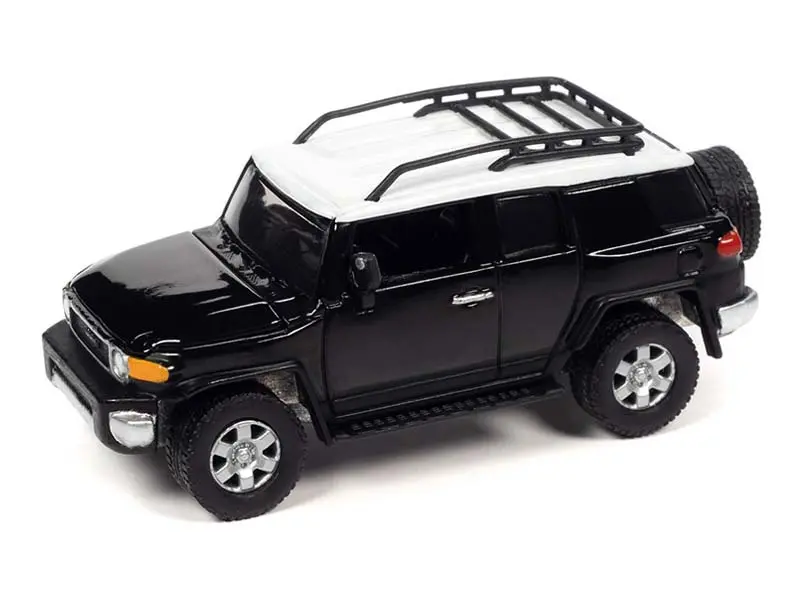 2007 Toyota Fj Cruiser – Black (Classic Gold 2022 Release 3 Version B) Diecast 1:64 Scale Model - Johnny Lightning Jlsp278b 1