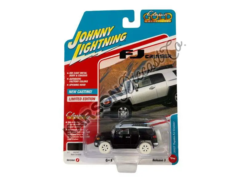 Chase 2007 Toyota Fj Cruiser – Black (Classic Gold 2022 Release 3 Version B) Diecast 1:64 Scale Model - Johnny Lightning Jlsp278b 1