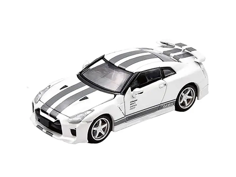 Nissan Gt-R (R35) Saurus Rhd White W/ Gray Stripes Limited To 1200 Pcs 1:64 Diecast Model - Era Car Ns21gtrrn56 1