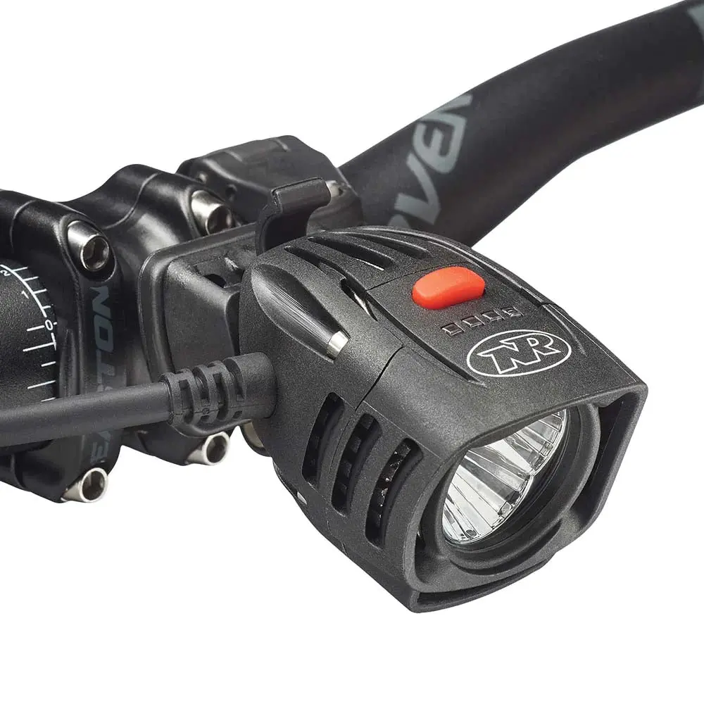 Pro 2200 Race (4 Cell) Front Bike Light 1