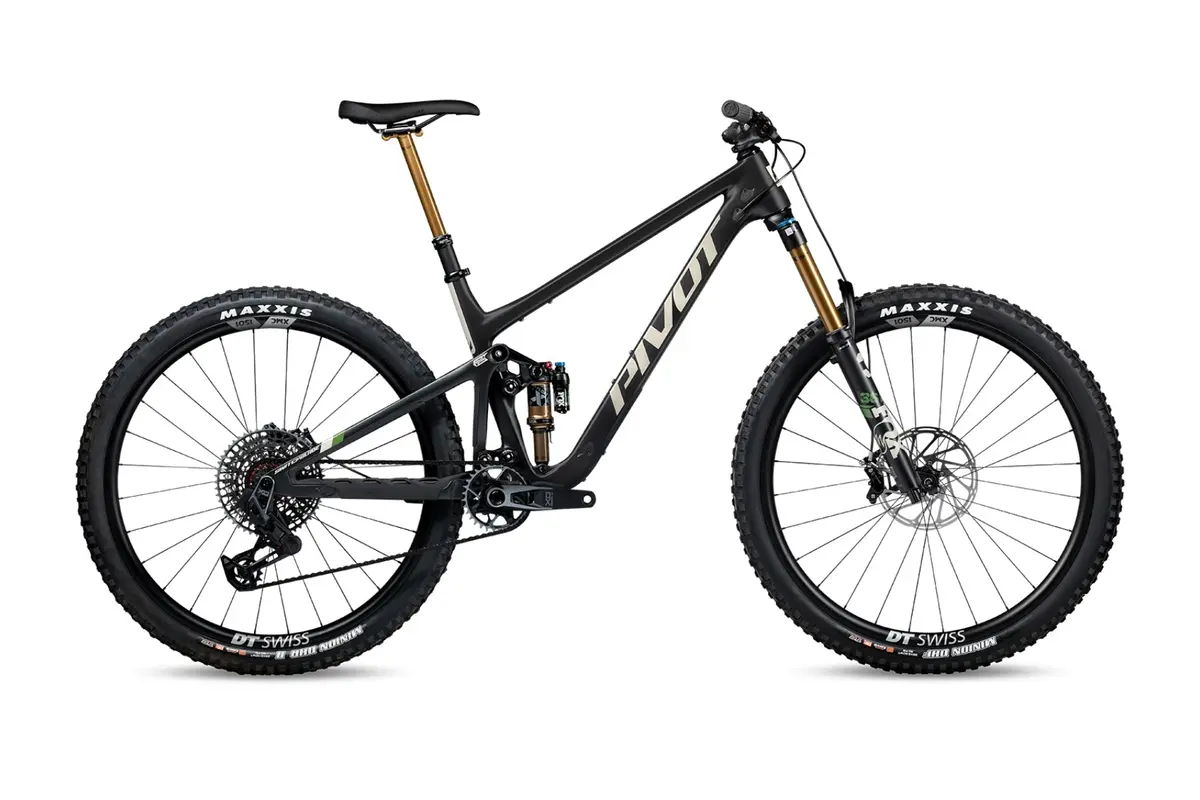 Switchblade V6 Pro X0 Axs (Carbon Wheels) 1