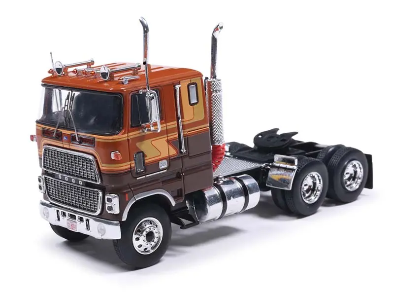 Ford Coe 9000 - Brown And Tan Diecast 1:64 Scale Model - Ixo U64tr009 1