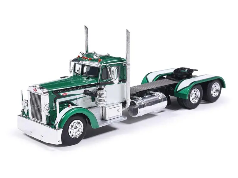 Pre-Order 1952 Peterbilt 350 - Green Diecast 1:64 Scale Model - Ixo U64tr030 1