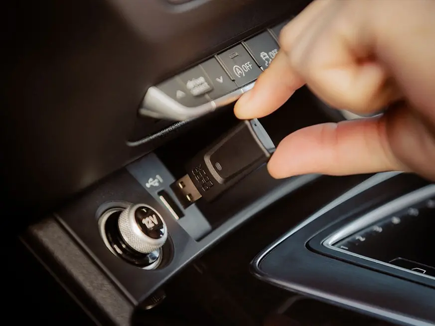 Quad Lock Wireless Carplay / Android Auto Adaptor 1